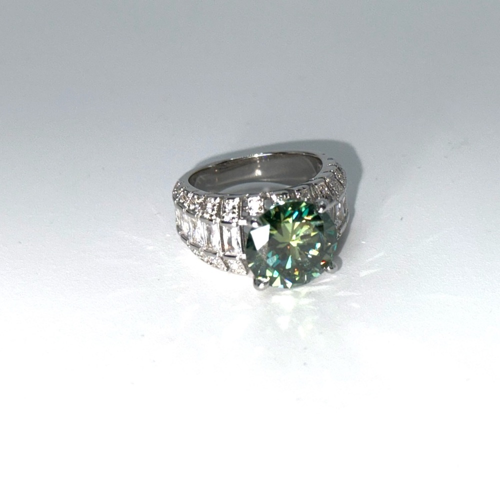 4ct Green Moissanite Ring on Au750 18k Gold Over S925 - Picture 13 of 15